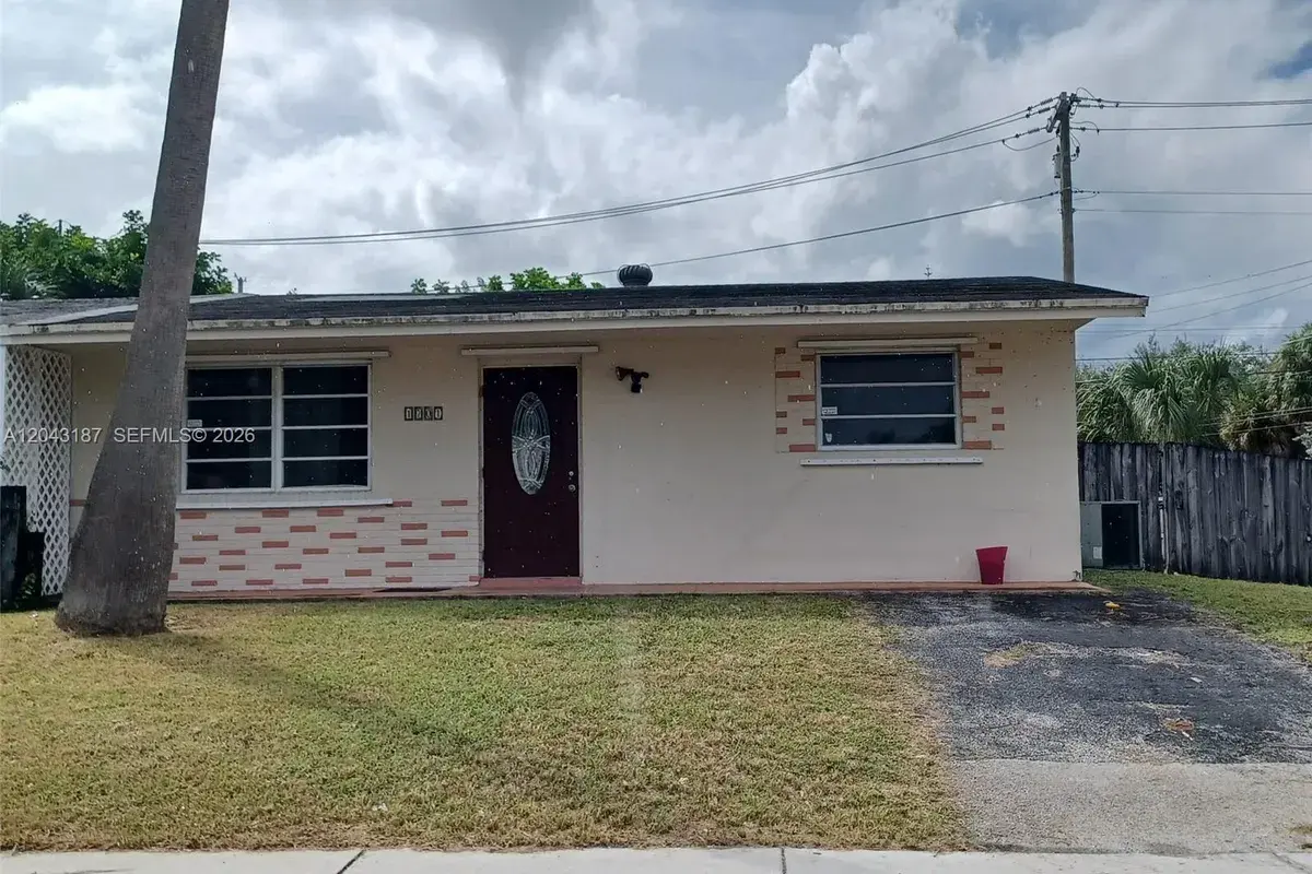 1701 SW 70th Ave # 1, North Lauderdale FL 33068