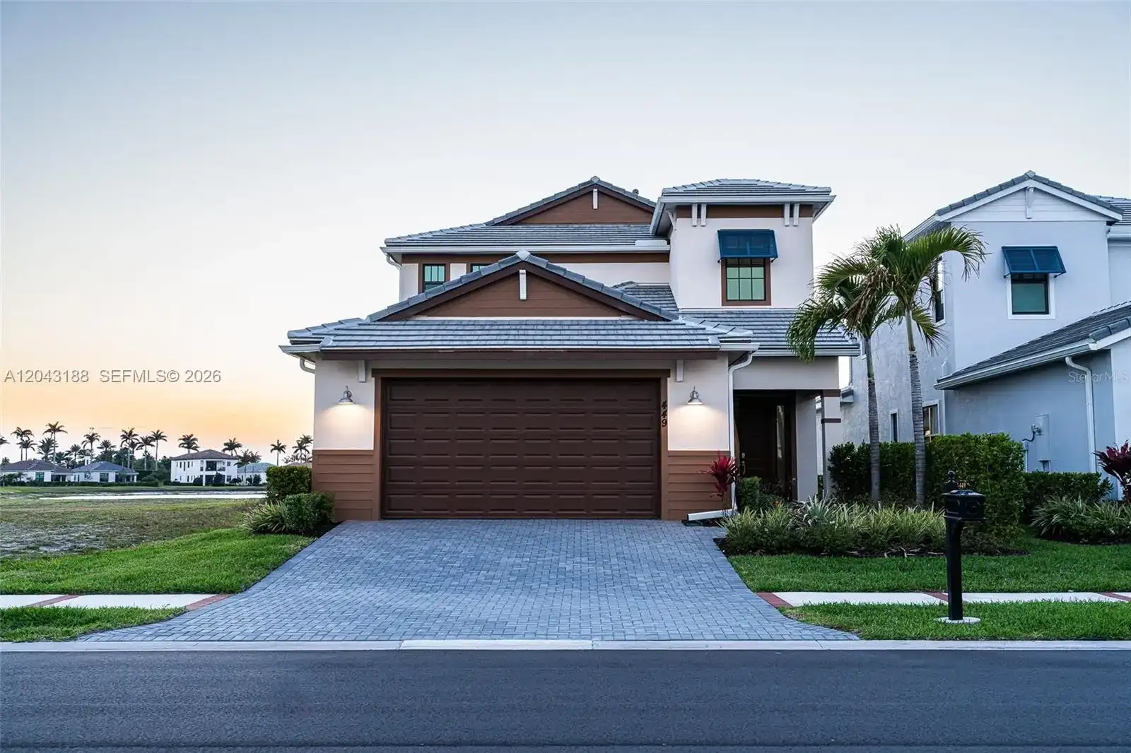 449 SE Fascino Cir, Port St. Lucie FL 34984