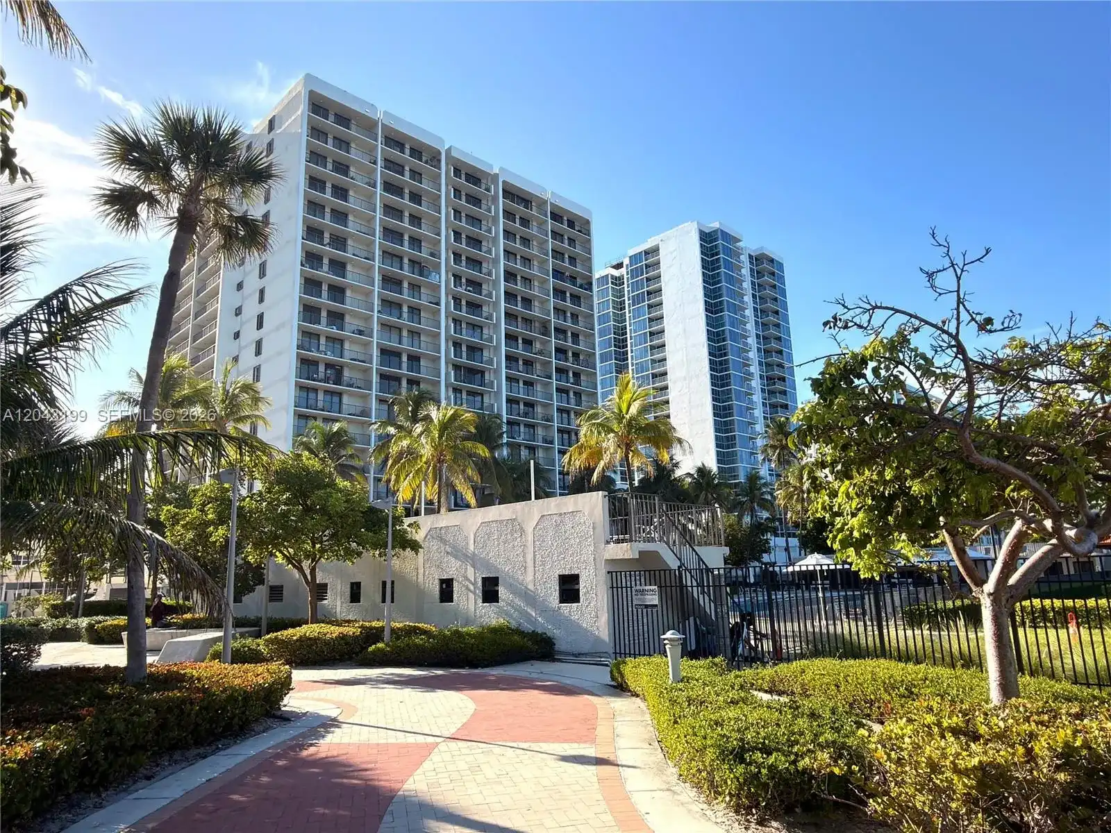 2625 Collins Ave # 215, Miami Beach FL 33140
