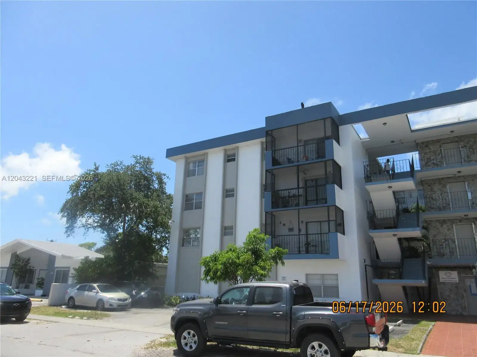 1230 NE 139th St # 309, North Miami FL 33161 photo 2