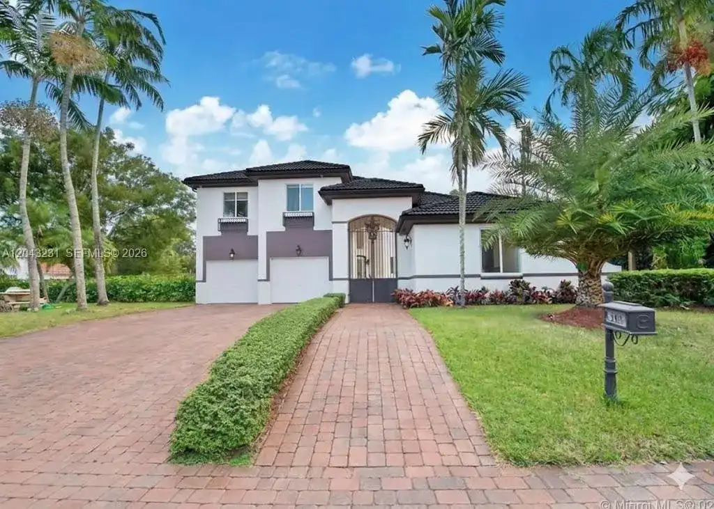 8164 SW 171st St, Palmetto Bay FL 33157