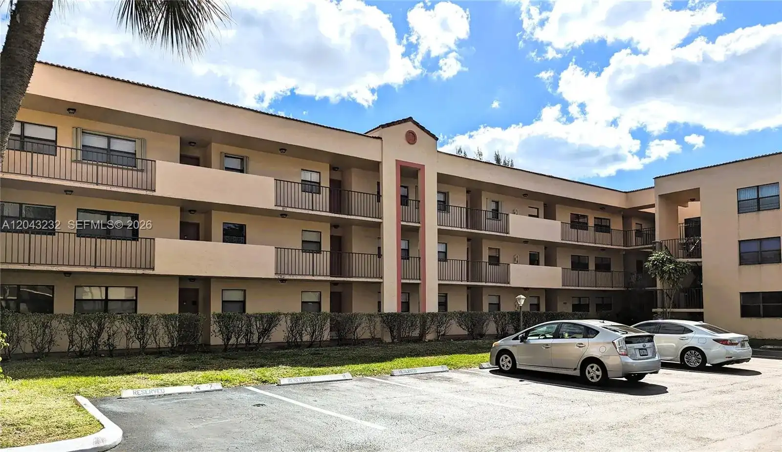 3400 Foxcroft Rd # 215, Miramar FL 33025