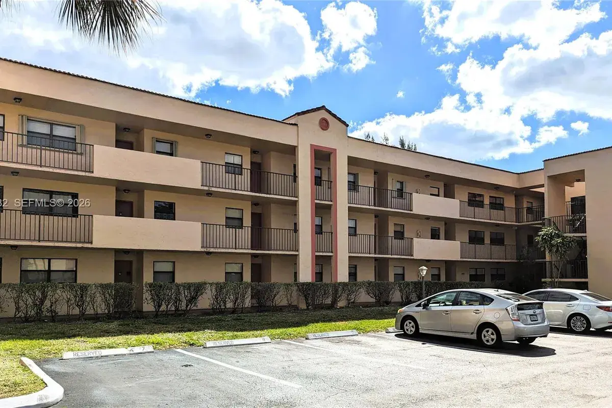 3400 Foxcroft Rd # 215, Miramar FL 33025