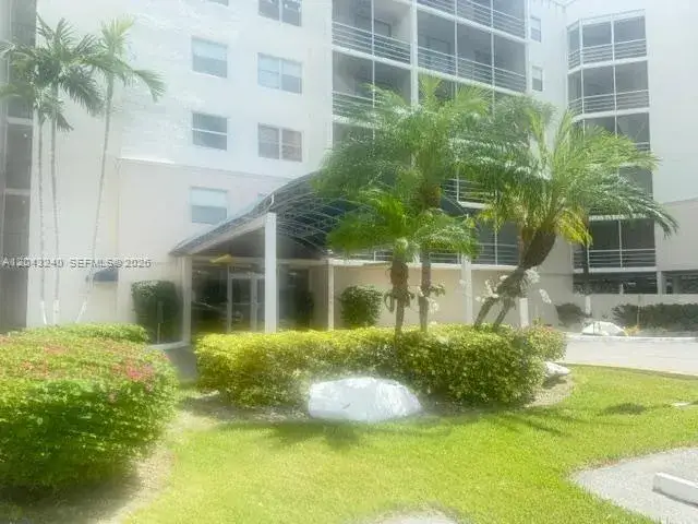 2821 N Miami Beach Blvd # 2C, North Miami Beach FL 33160