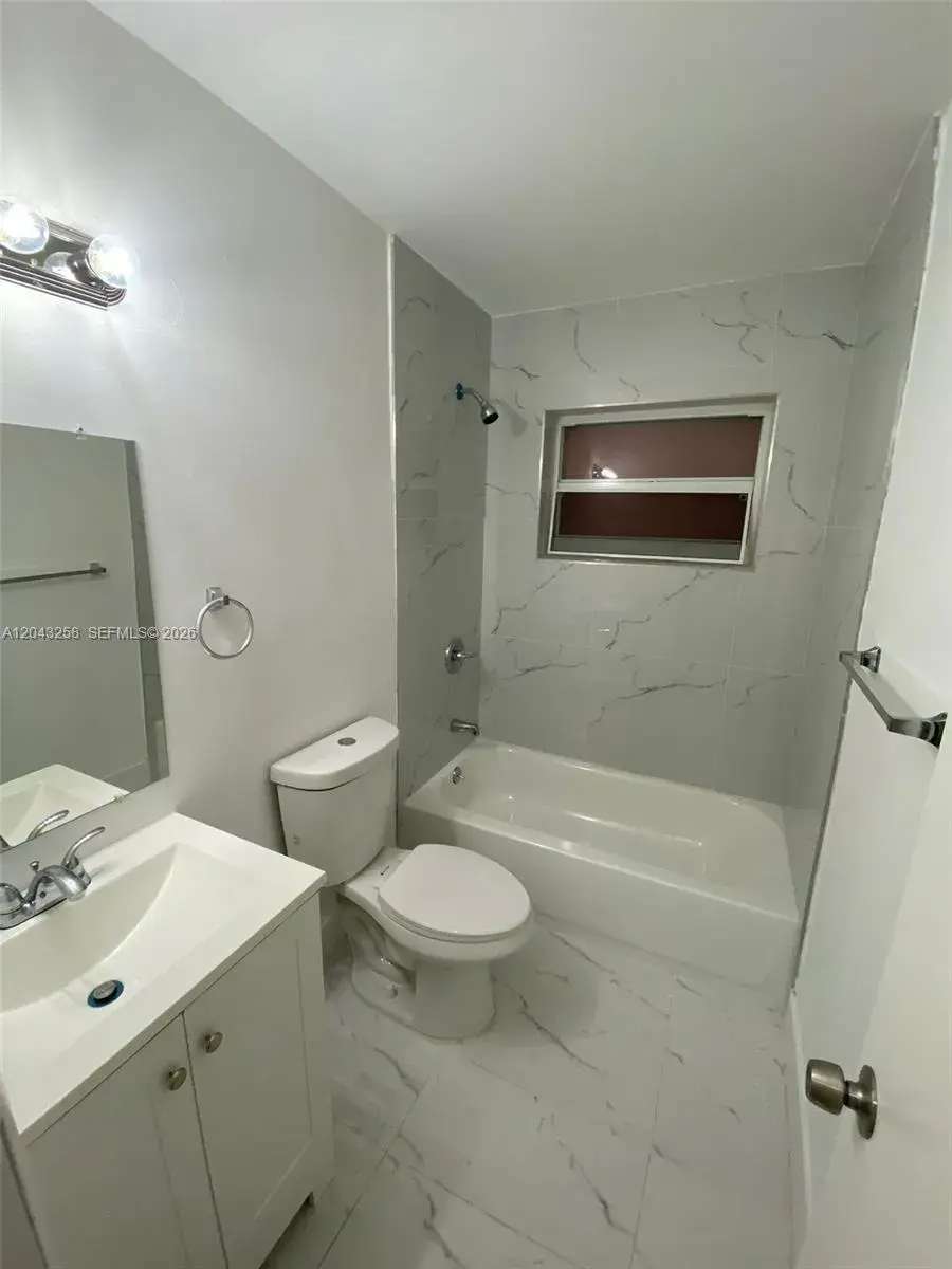 1842 Madison St # 3, Hollywood FL 33020
