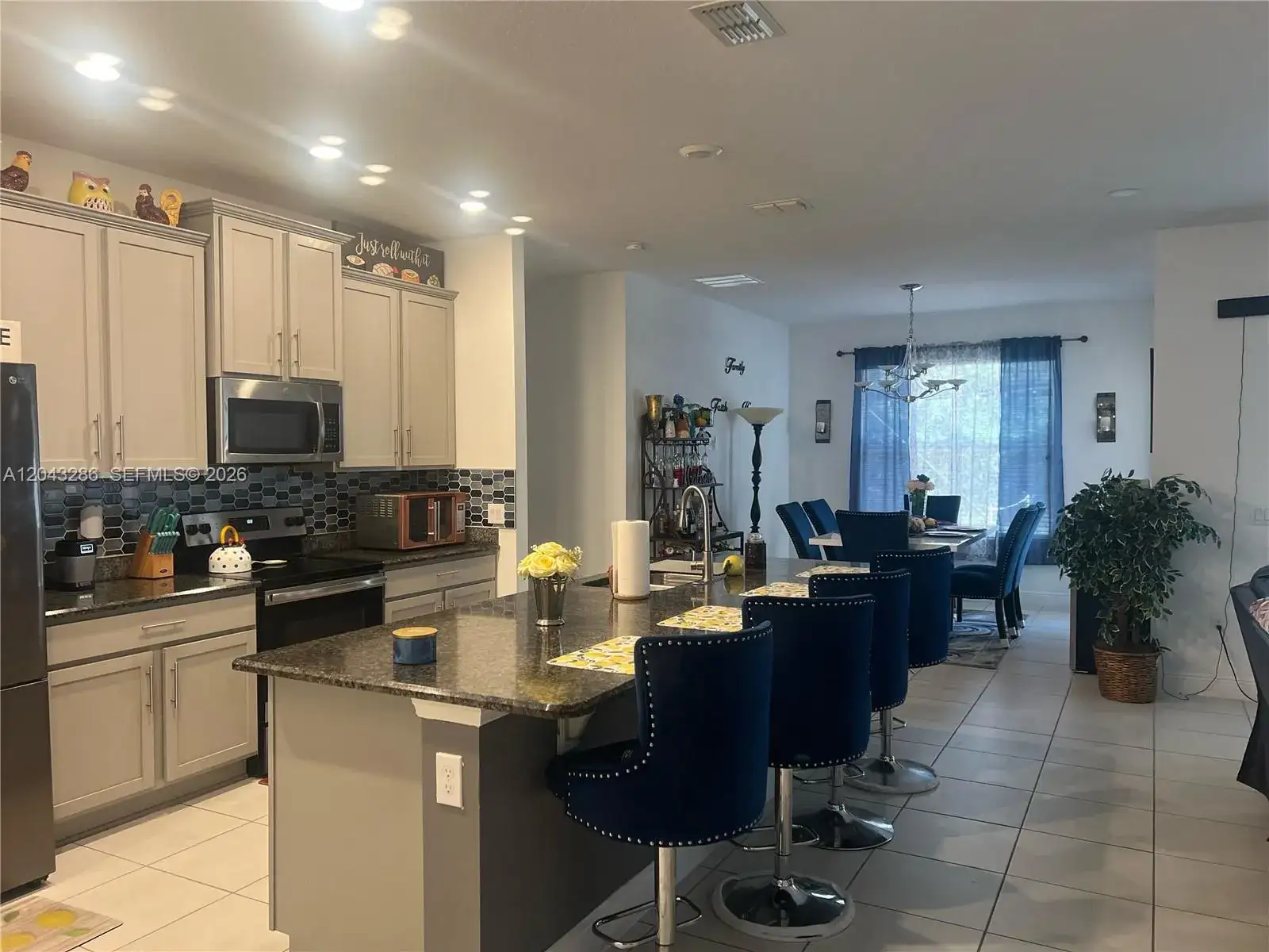 3855 Carrick Bend Dr, Kissimmee FL 34746 photo 4