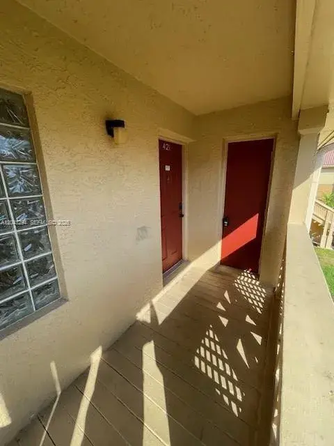 4751 Via Palm Lks # 421, West Palm Beach FL 33417