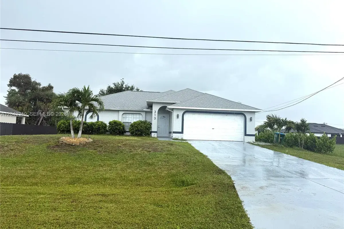 313 NW 16 PL, Cape Coral FL 33993