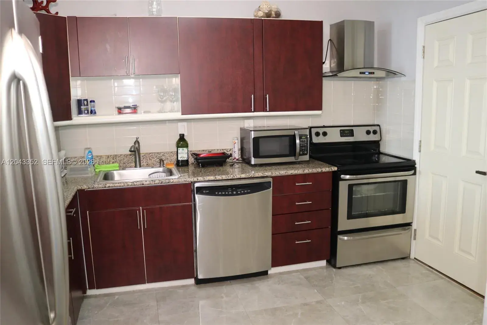 1150 NE 191st St # 37, Miami FL 33179