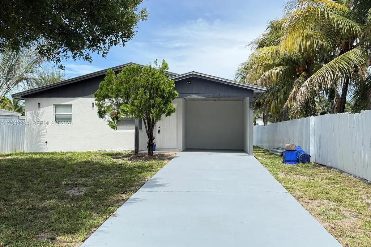 96 Caroline Dr, West Palm Beach FL 33415