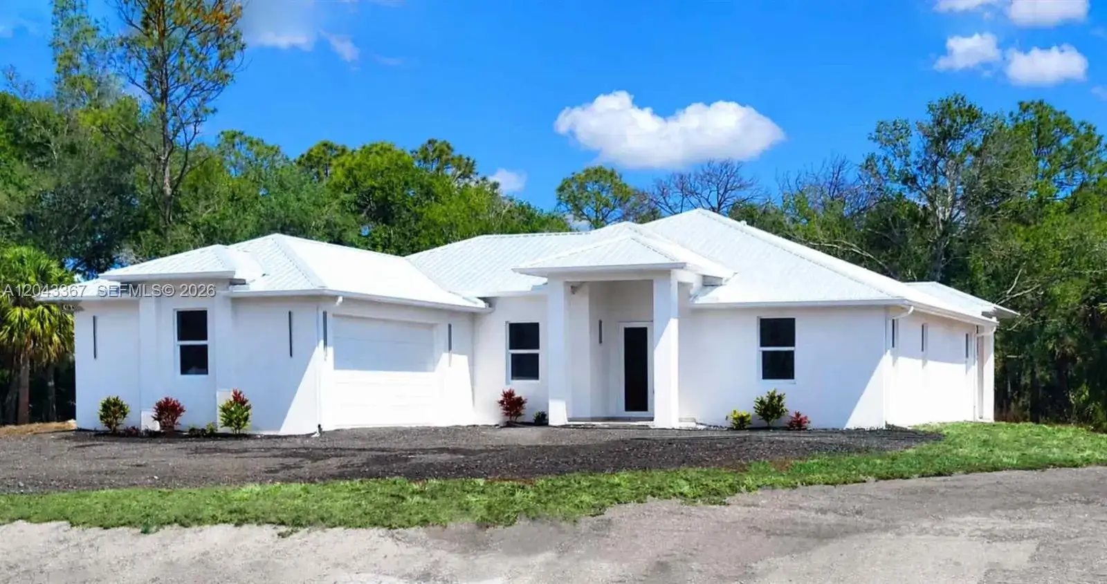 133 Hunting Club Ave, Clewiston FL 33440 photo 2