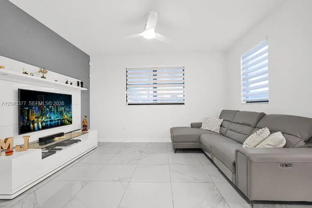 10533 NW 81st St, Doral FL 33178