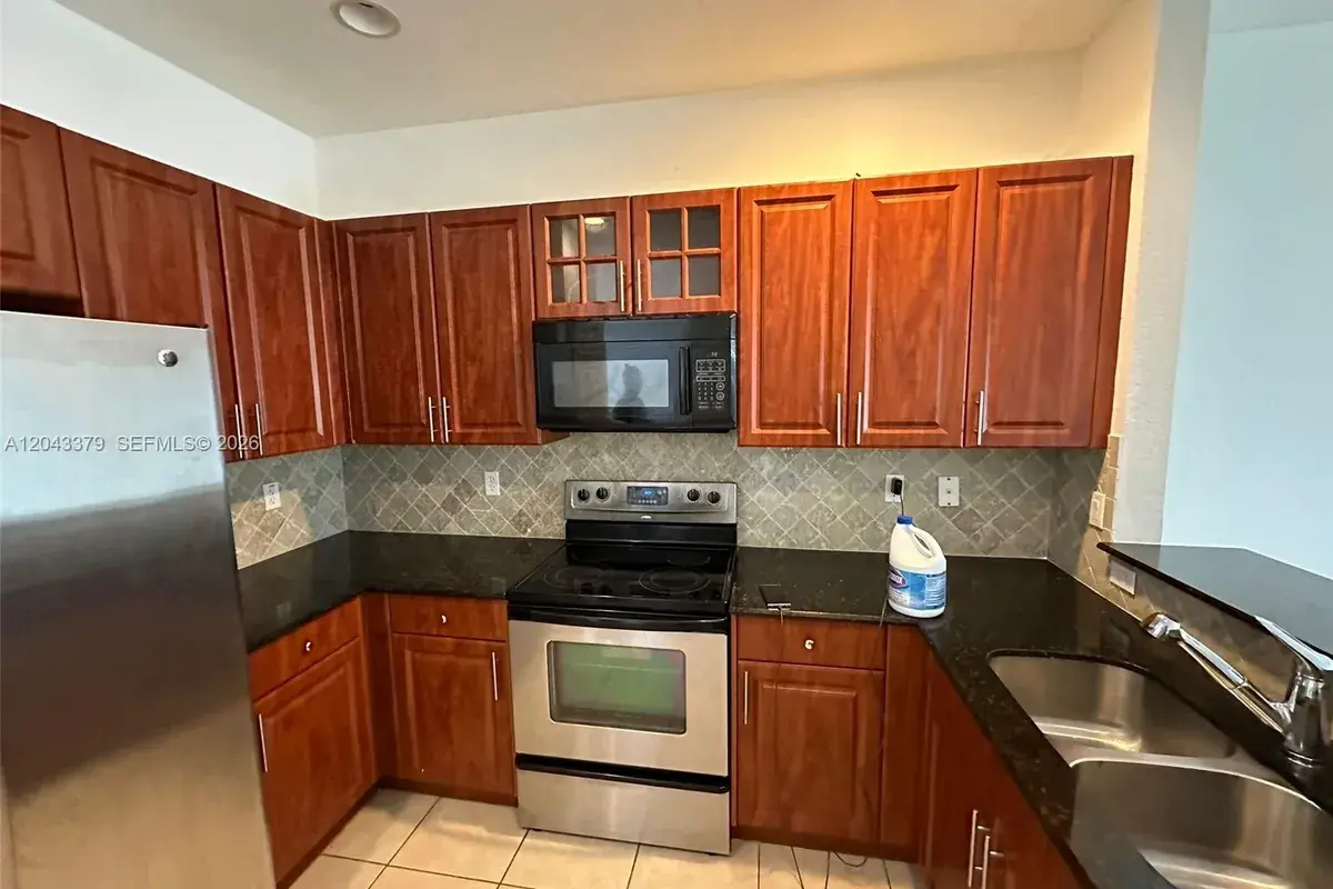 3595 NW 13th St # 3595, Lauderhill FL 33311