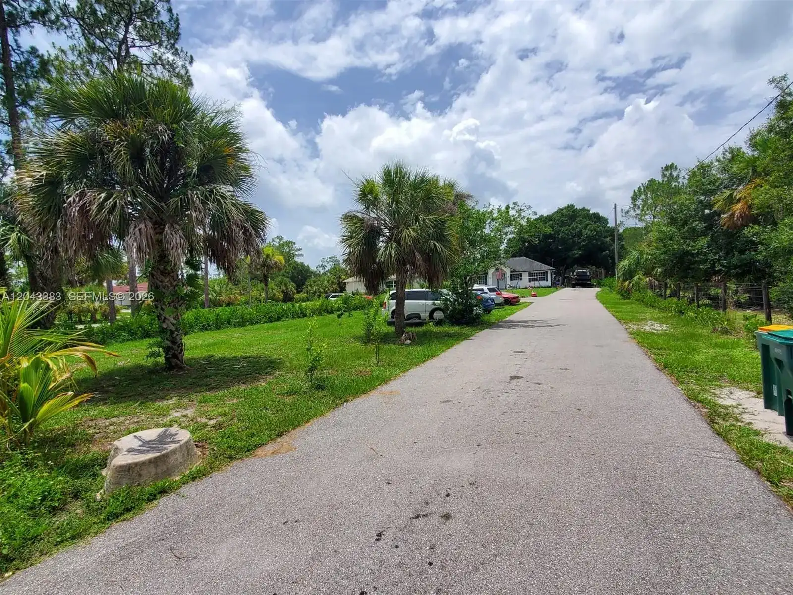 2830 NE 4th Ave, Naples FL 34120