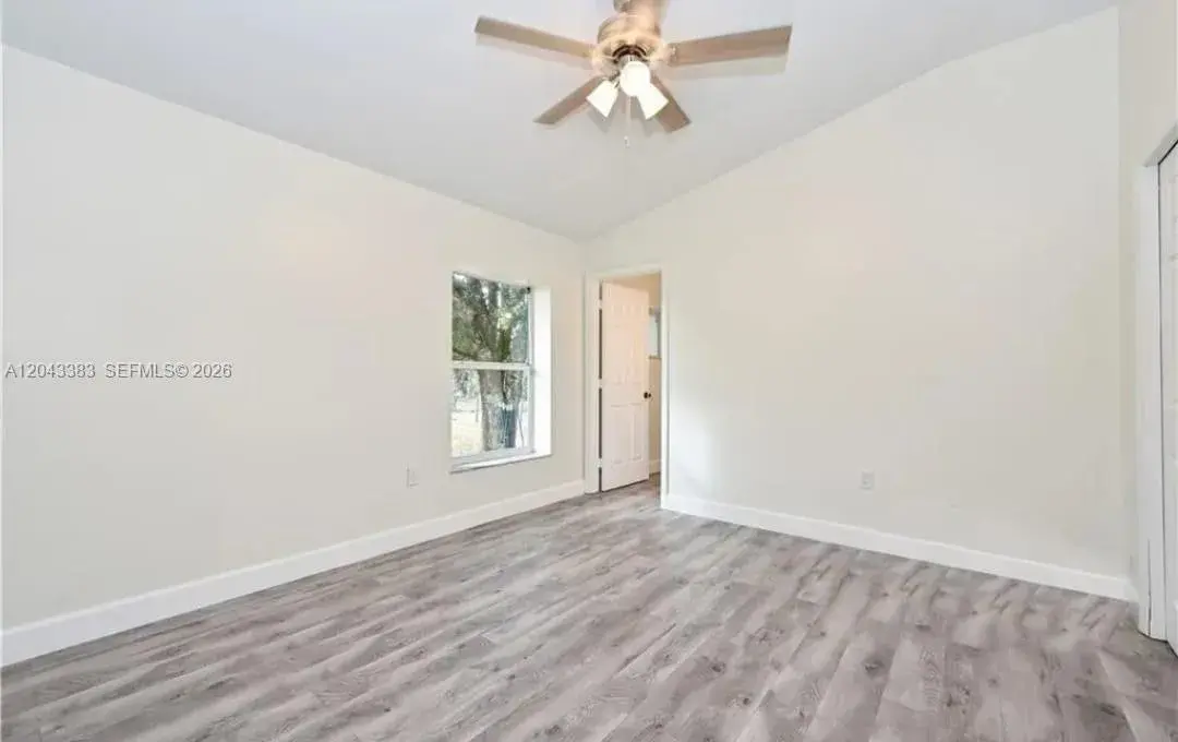 2830 NE 4th Ave, Naples FL 34120
