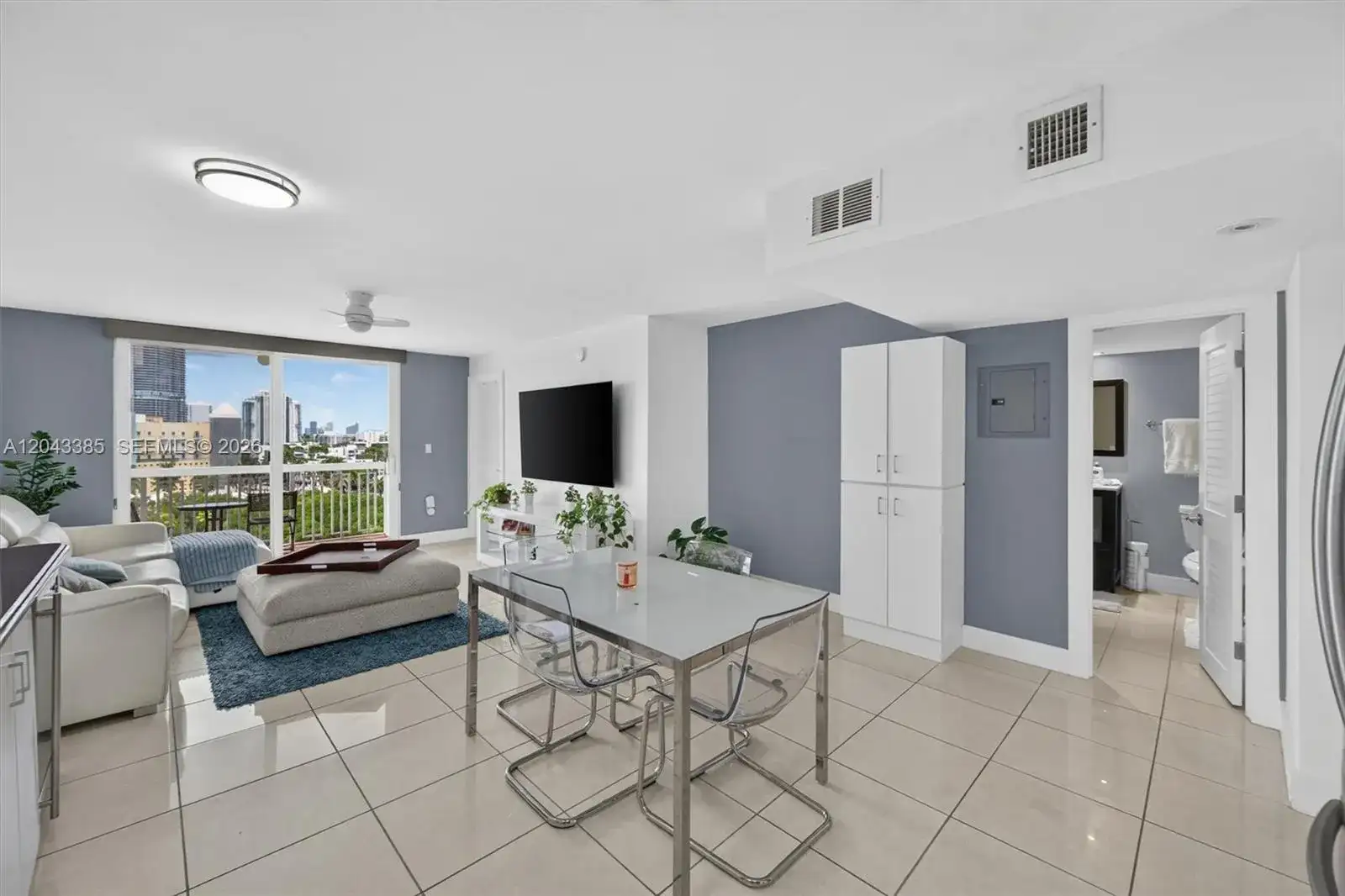 401 Ocean Dr # 1001, Miami Beach FL 33139 photo 2