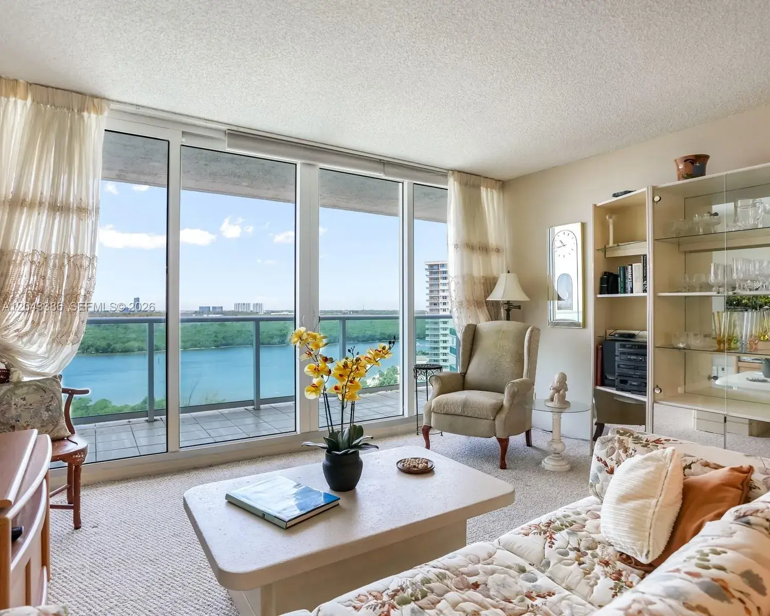 100 Bayview Dr # 620, Sunny Isles Beach FL 33160