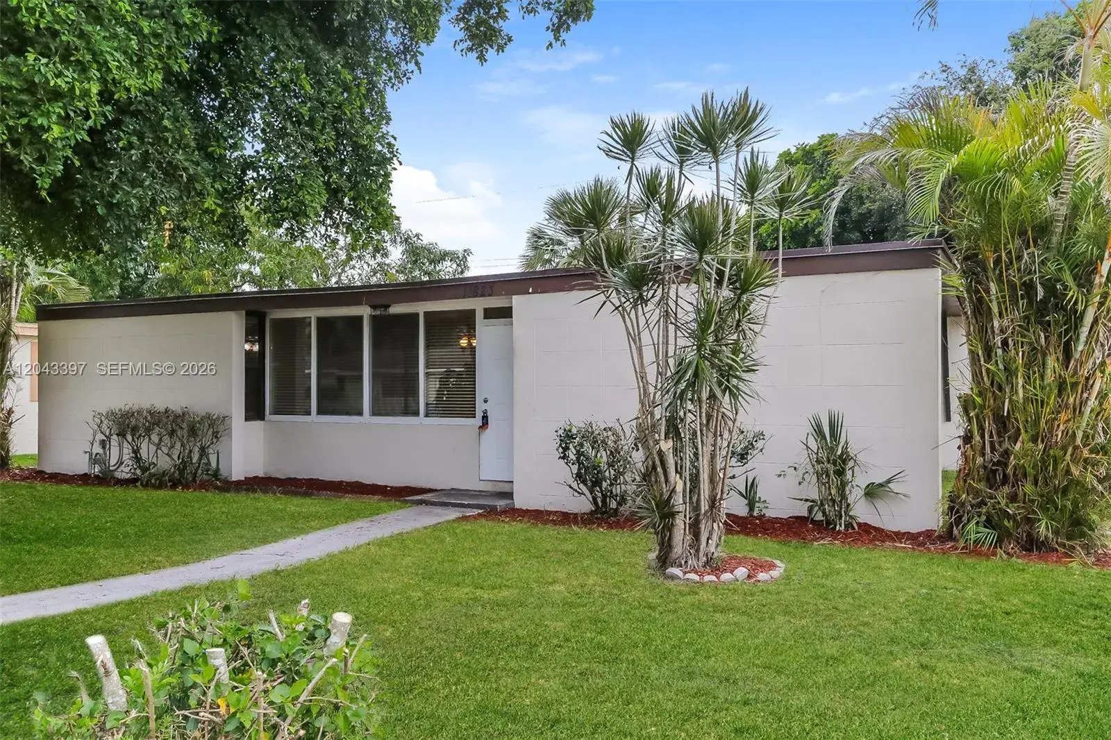 11823 Dahlia Dr, Royal Palm Beach FL 33411