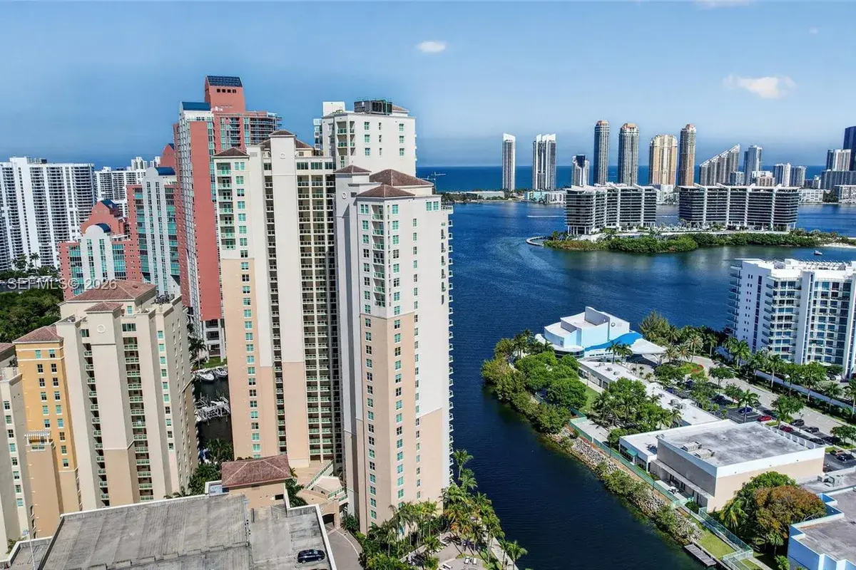 3330 NE 190th St # 718, Aventura FL 33180