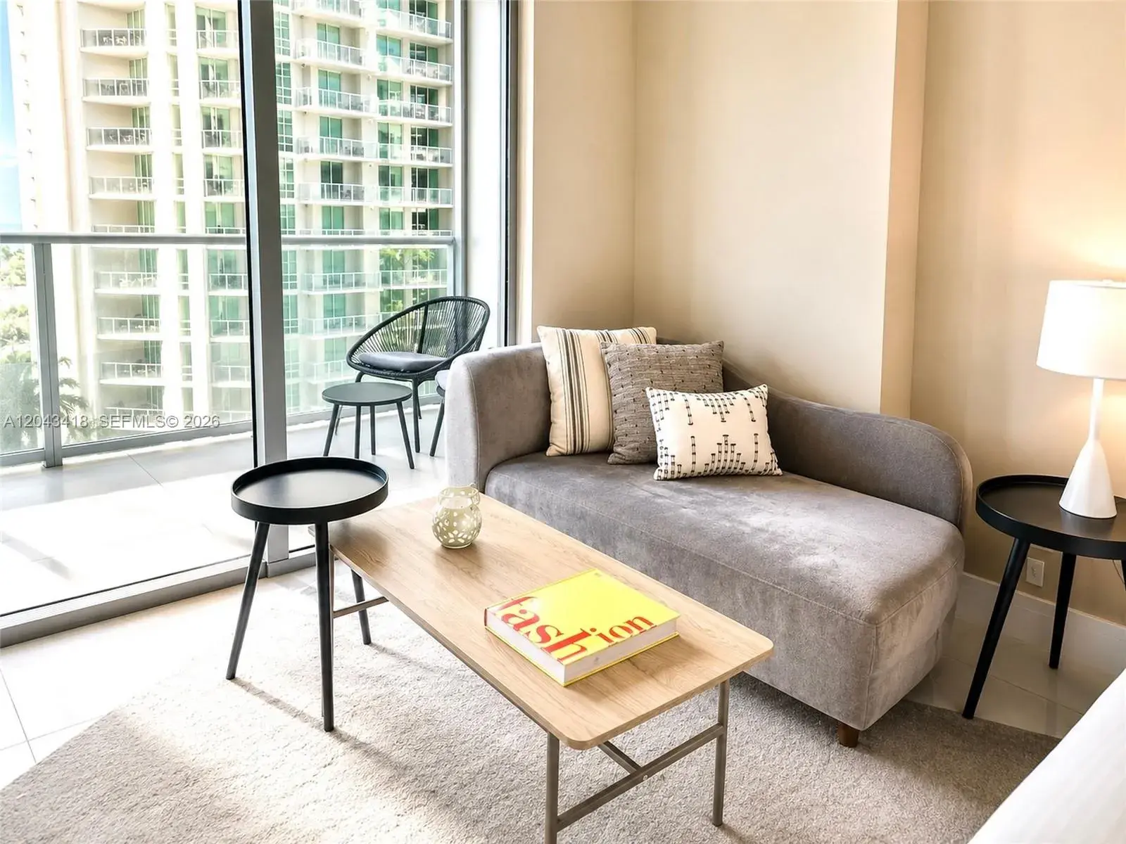 1300 Brickell Bay Dr # 1806, Miami FL 33131
