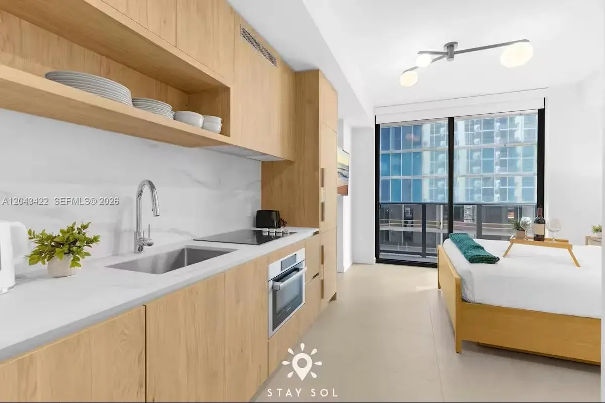 11 NE 6th St # 1606, Miami FL 33132