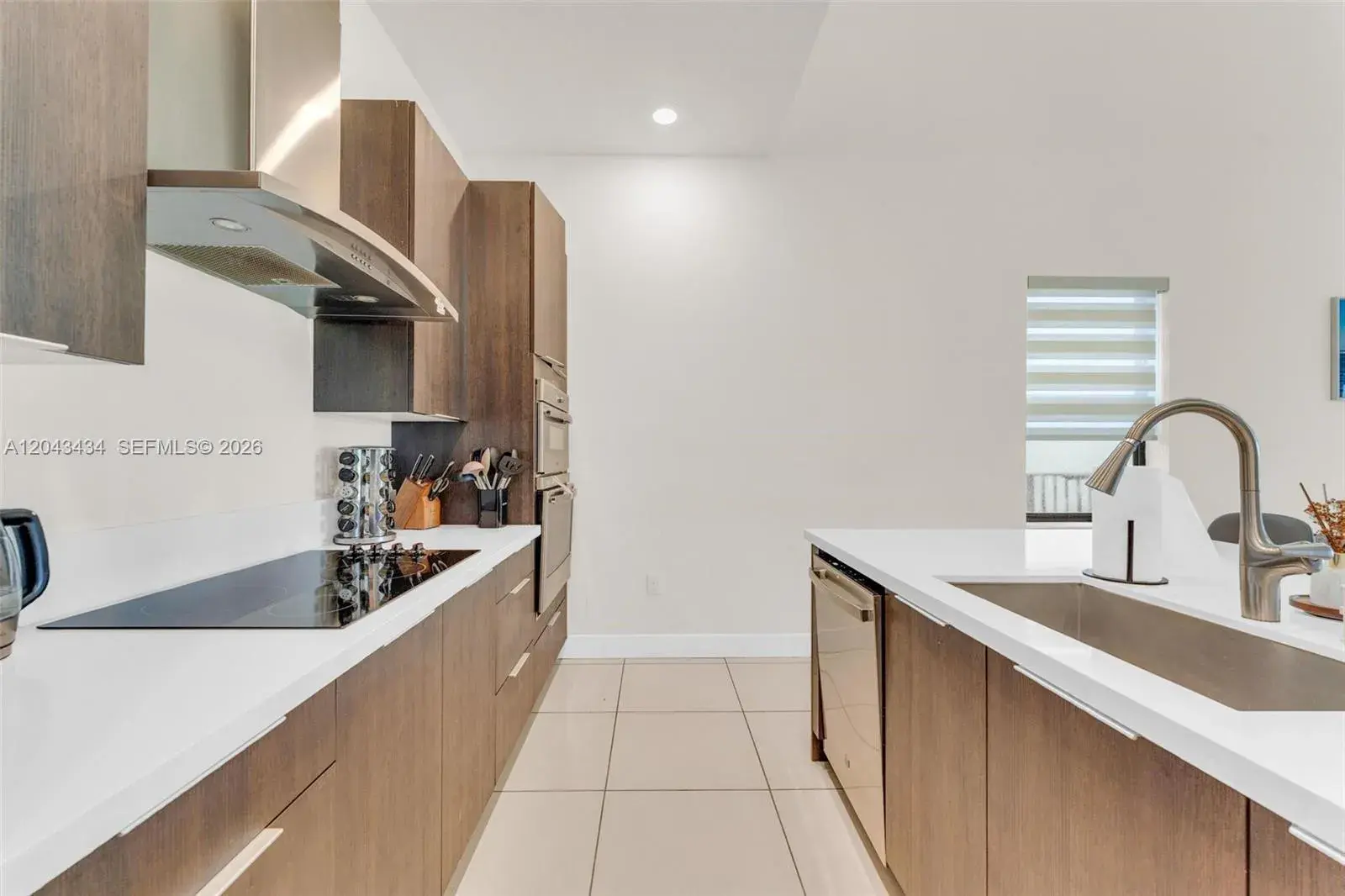 8822 NW 161st Ter, Miami Lakes FL 33018