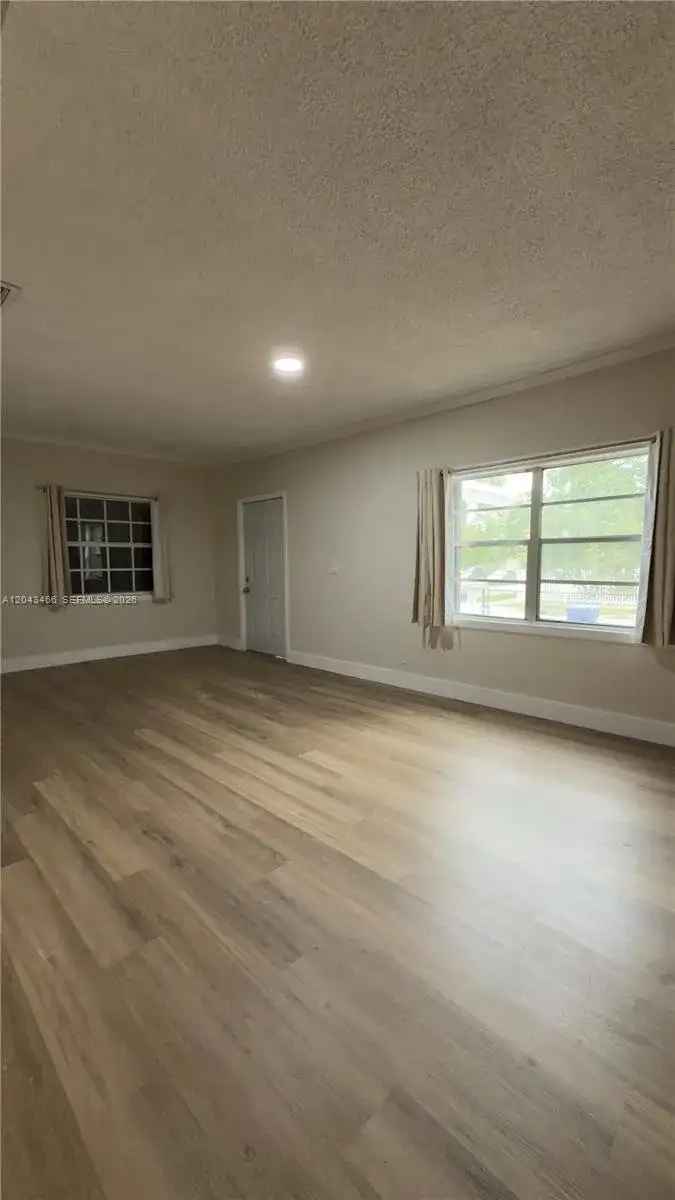 103 NW 35th St, Miami FL 33127 photo 4