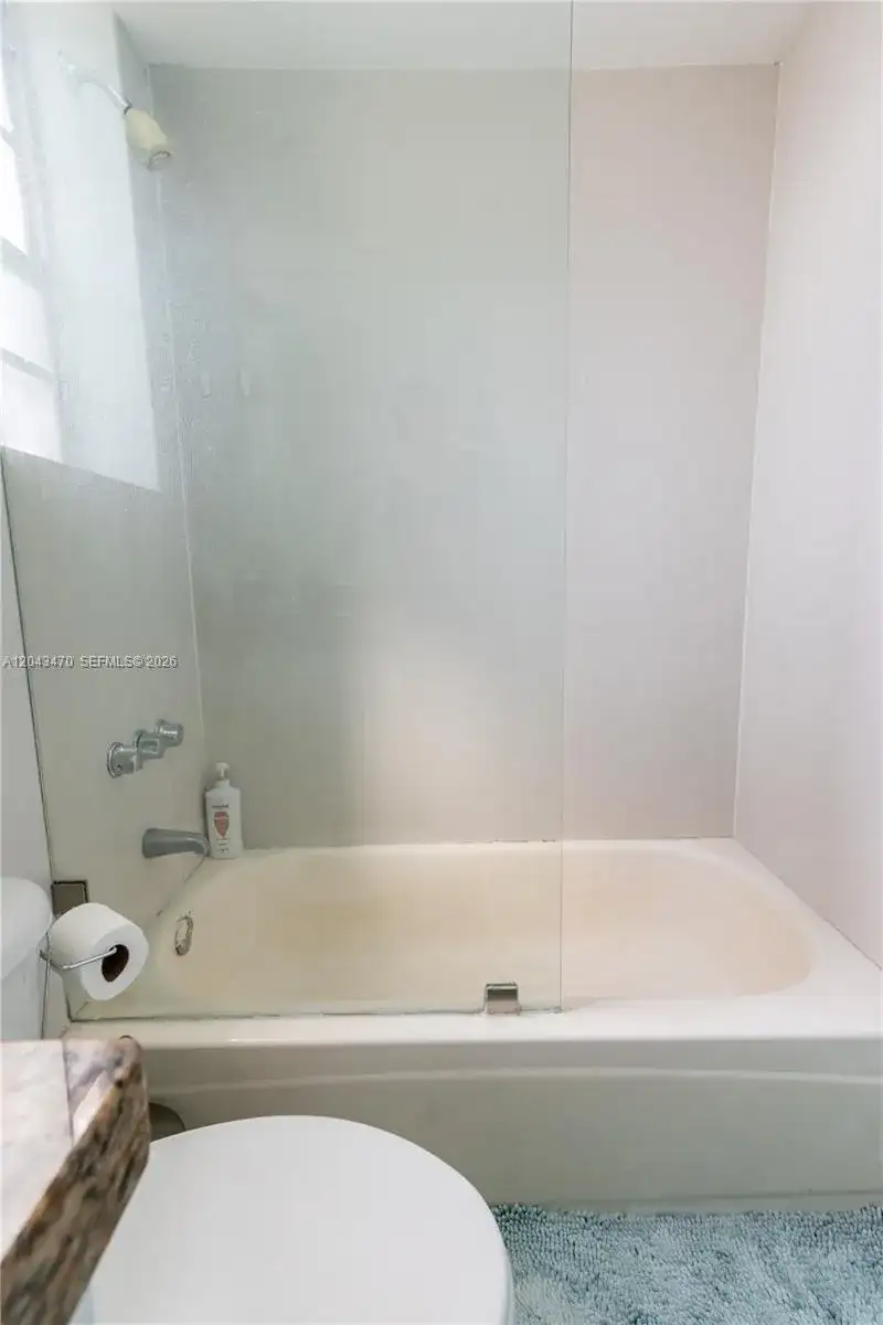 1460 Ocean Dr # 309, Miami Beach FL 33139 photo 4