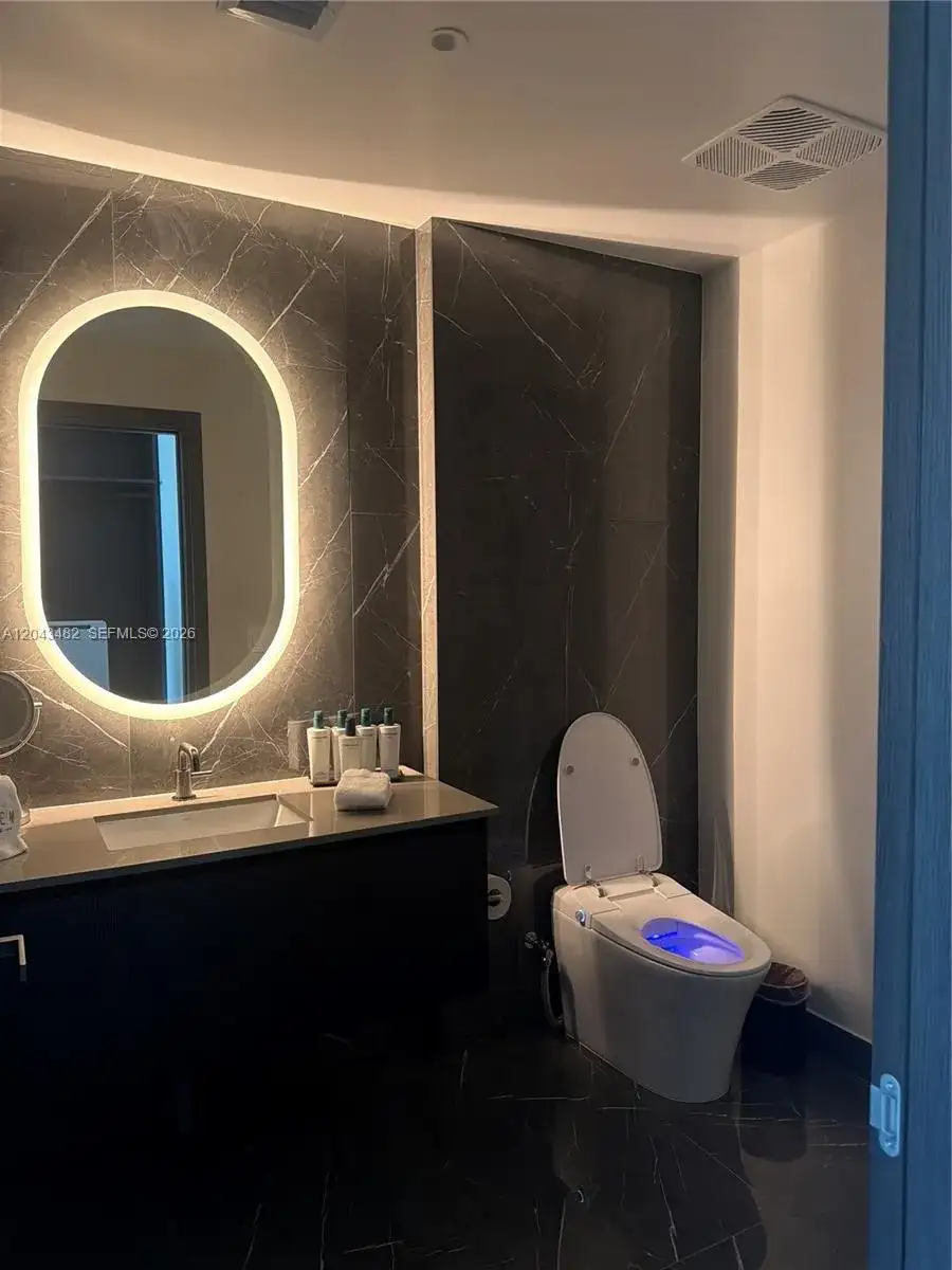 20 NE 11th St # 4902, Miami FL 33132 photo 5