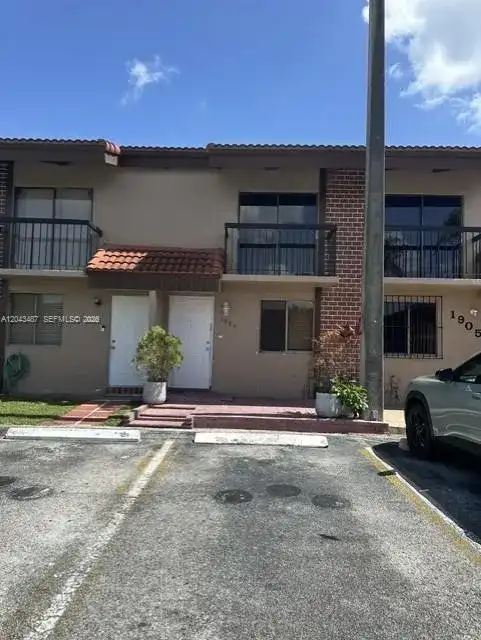 1819 SW 107th Ave # 1904, Miami FL 33165