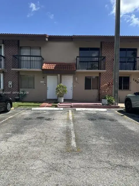 1819 SW 107th Ave # 1904, Miami FL 33165