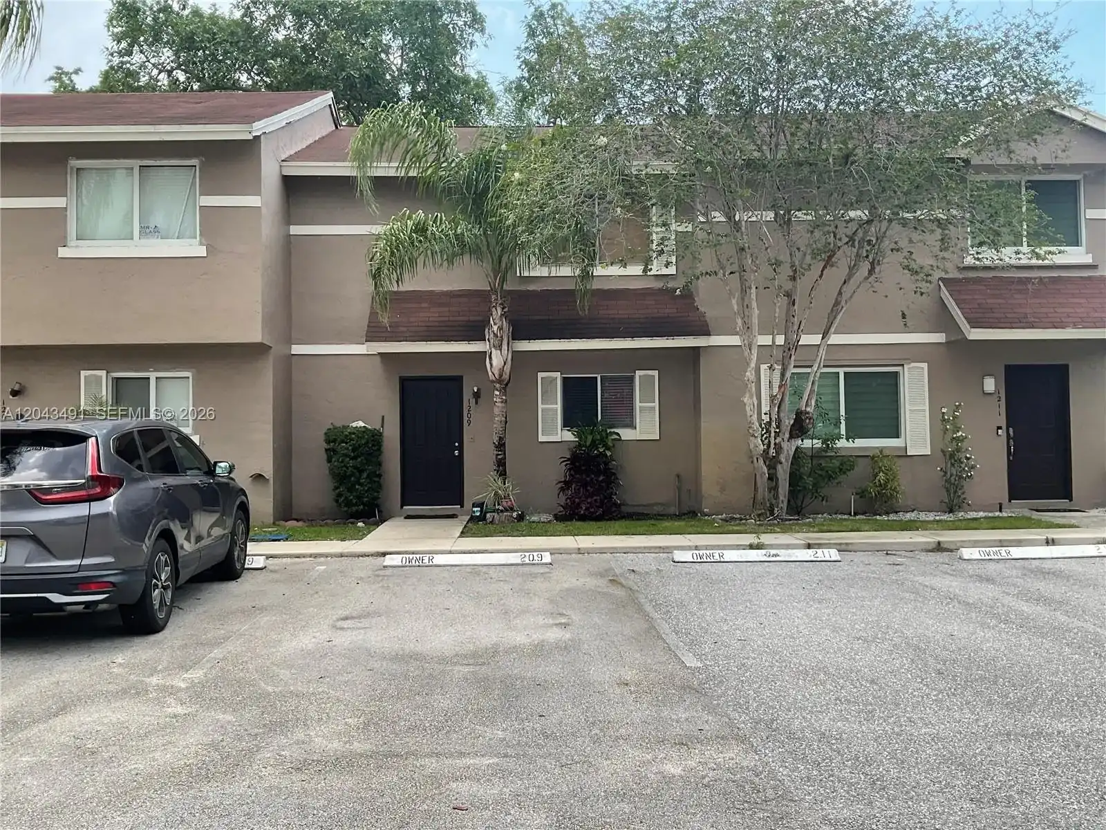 1209 Sussex Dr, North Lauderdale FL 33068