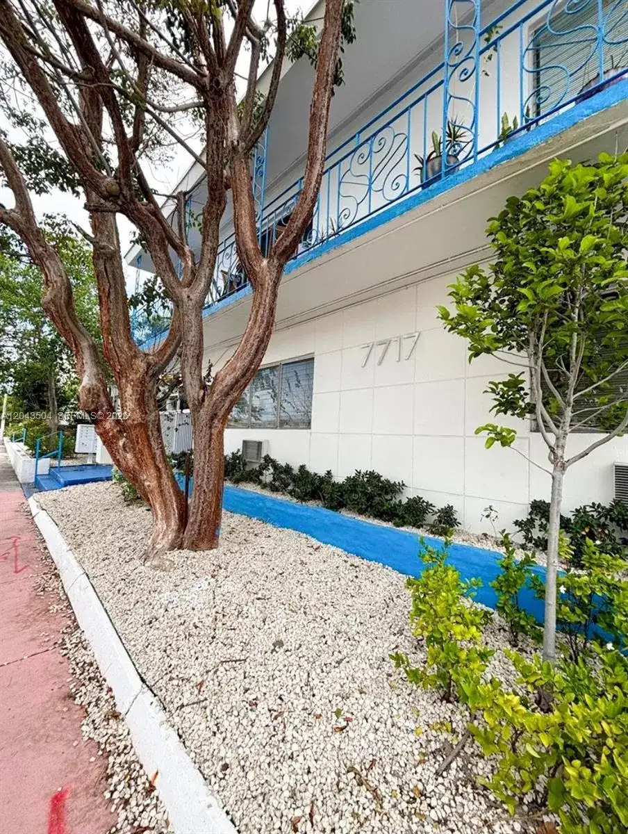 7717 Byron Ave, Miami Beach FL 33141 photo 5