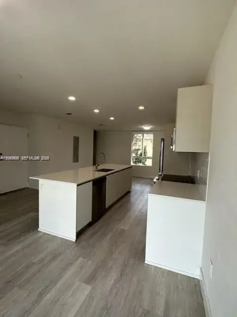 2561 NE 193rd St # 1208, Miami FL 33180