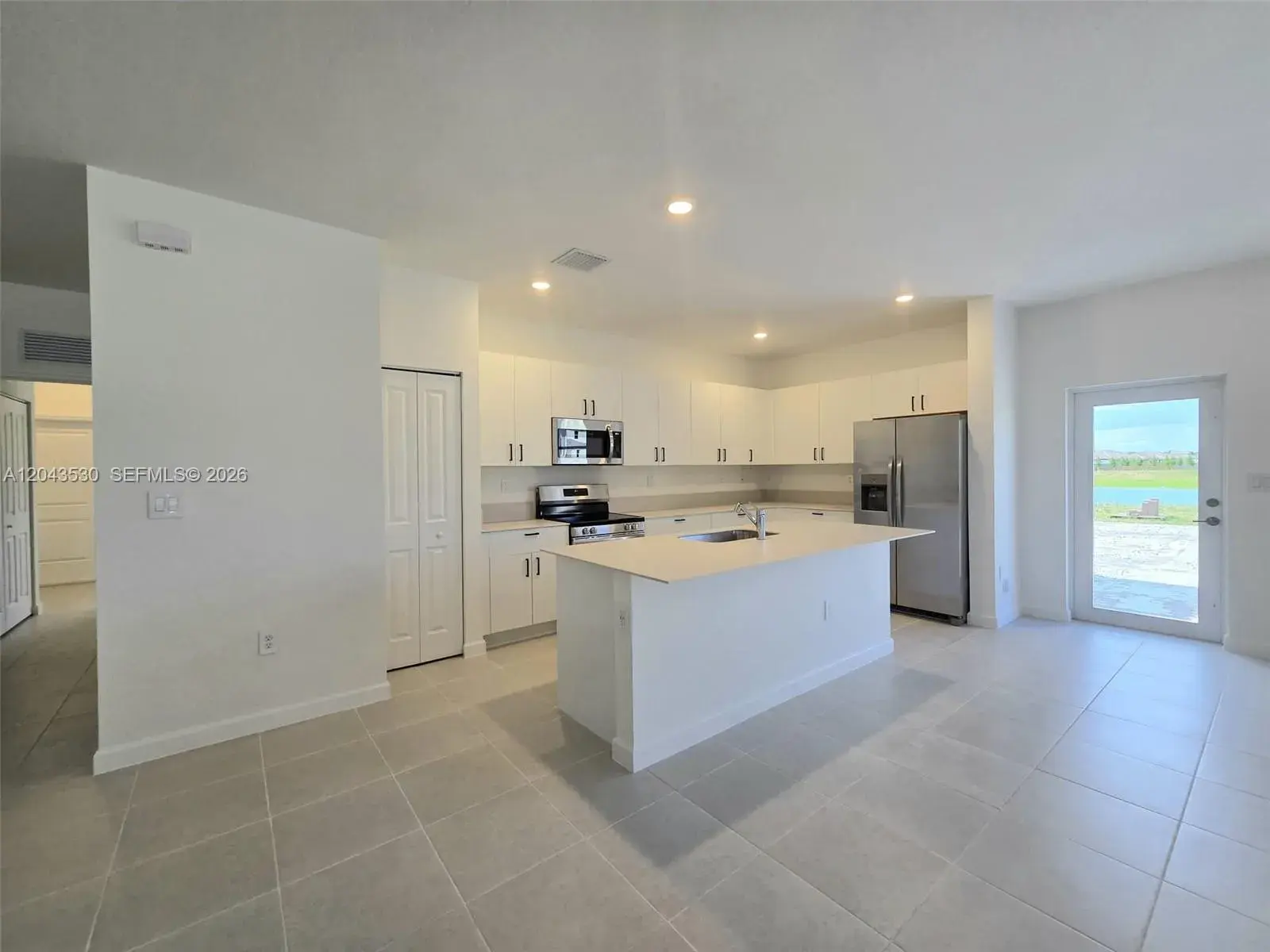 2423 SE 30th St, Homestead FL 33035