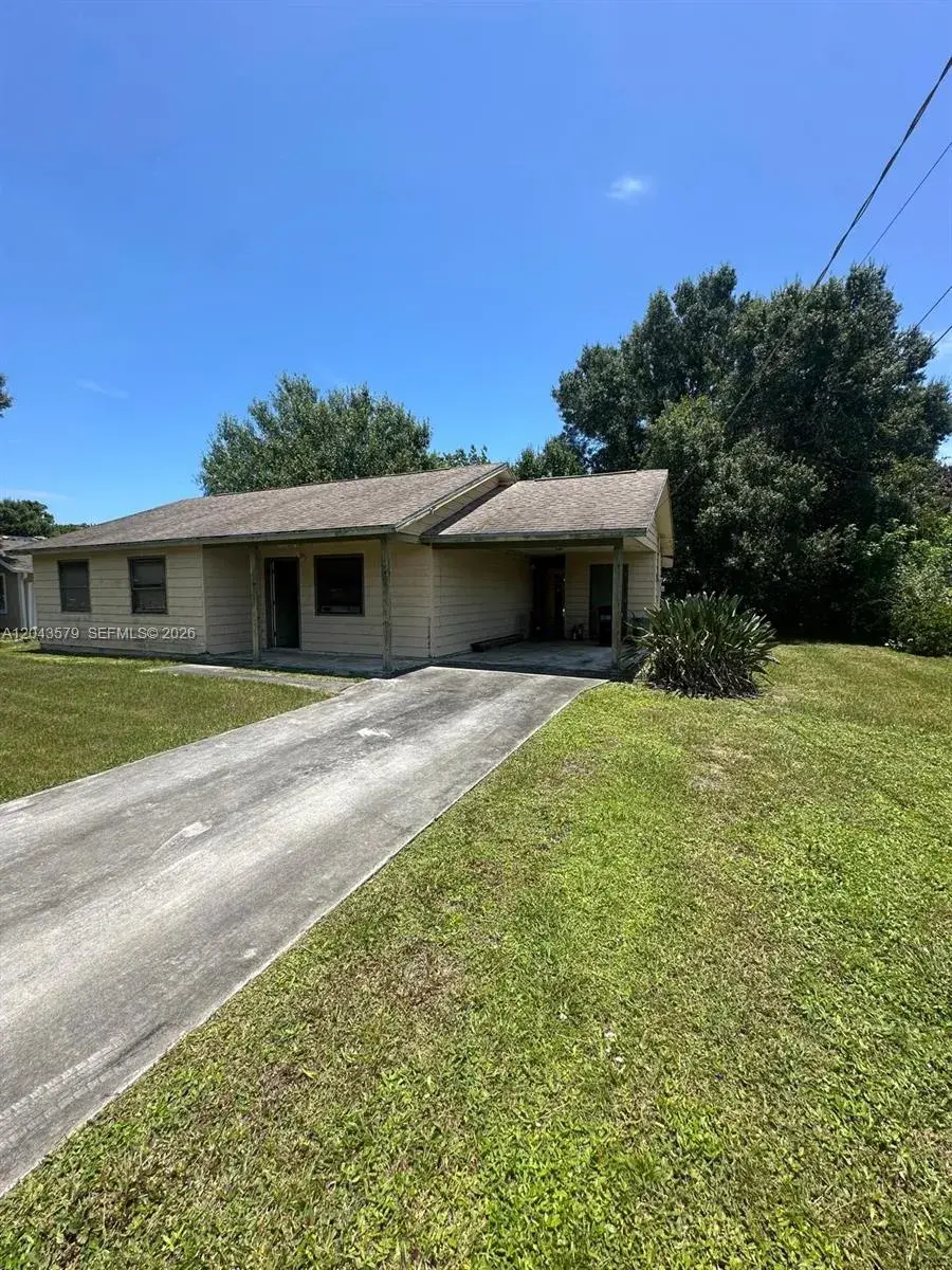 6100 Tangelo Dr, Fort Pierce FL 34982