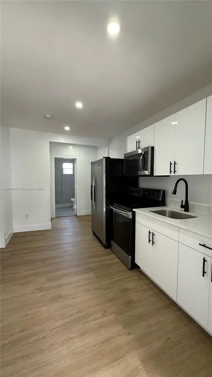 211 SW 10th Ave # 4, Miami FL 33130