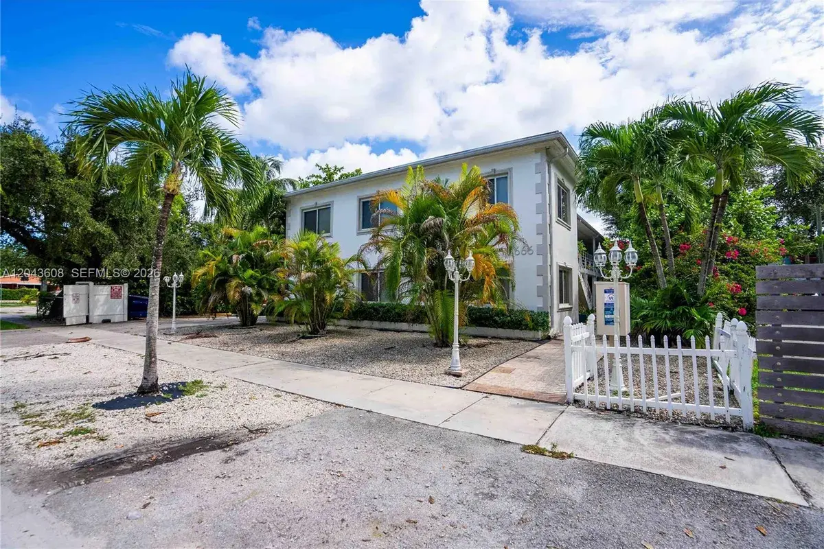 666 NE 80th St # 8, Miami FL 33138