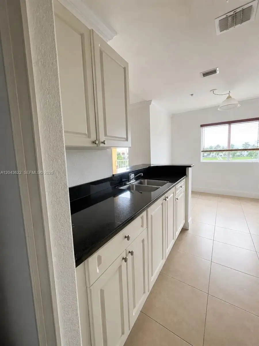 21100 SW 87th Ave # 304, Cutler Bay FL 33189 photo 5