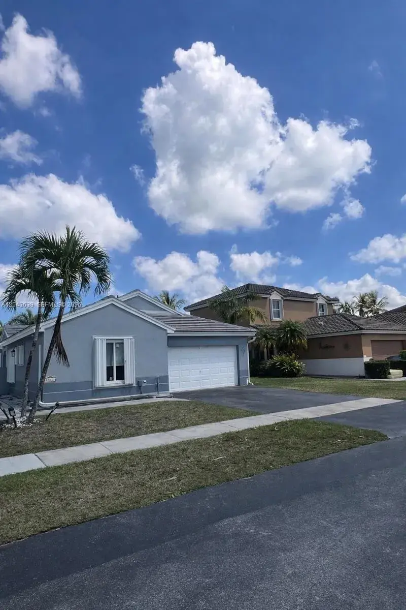 19227 NW 22nd St, Pembroke Pines FL 33029