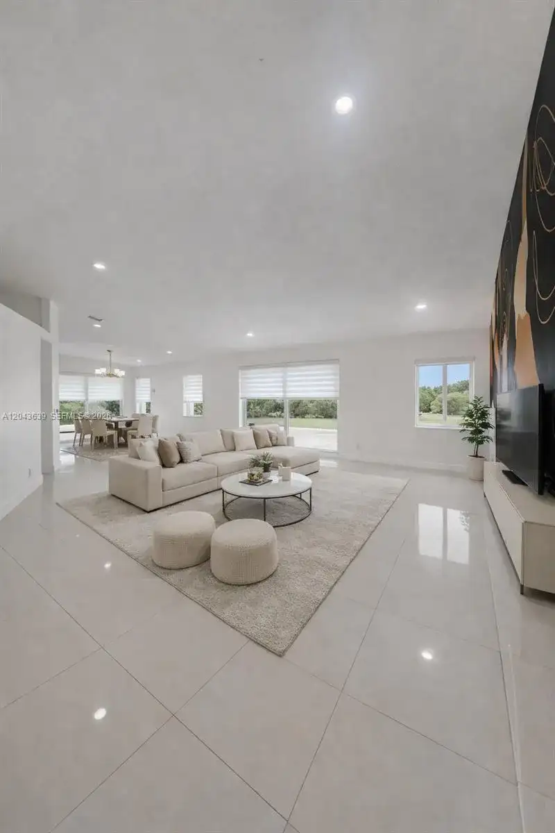 19227 NW 22nd St, Pembroke Pines FL 33029 photo 5