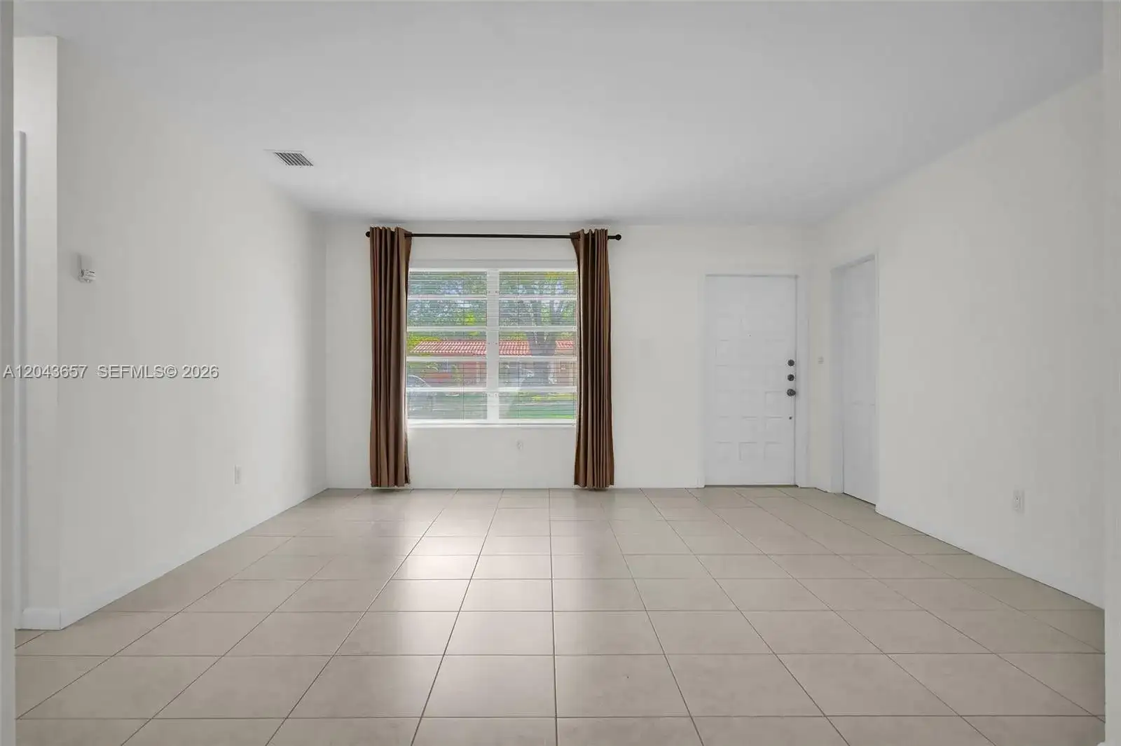 14375 Lake Candlewood Ct, Miami Lakes FL 33014 photo 5
