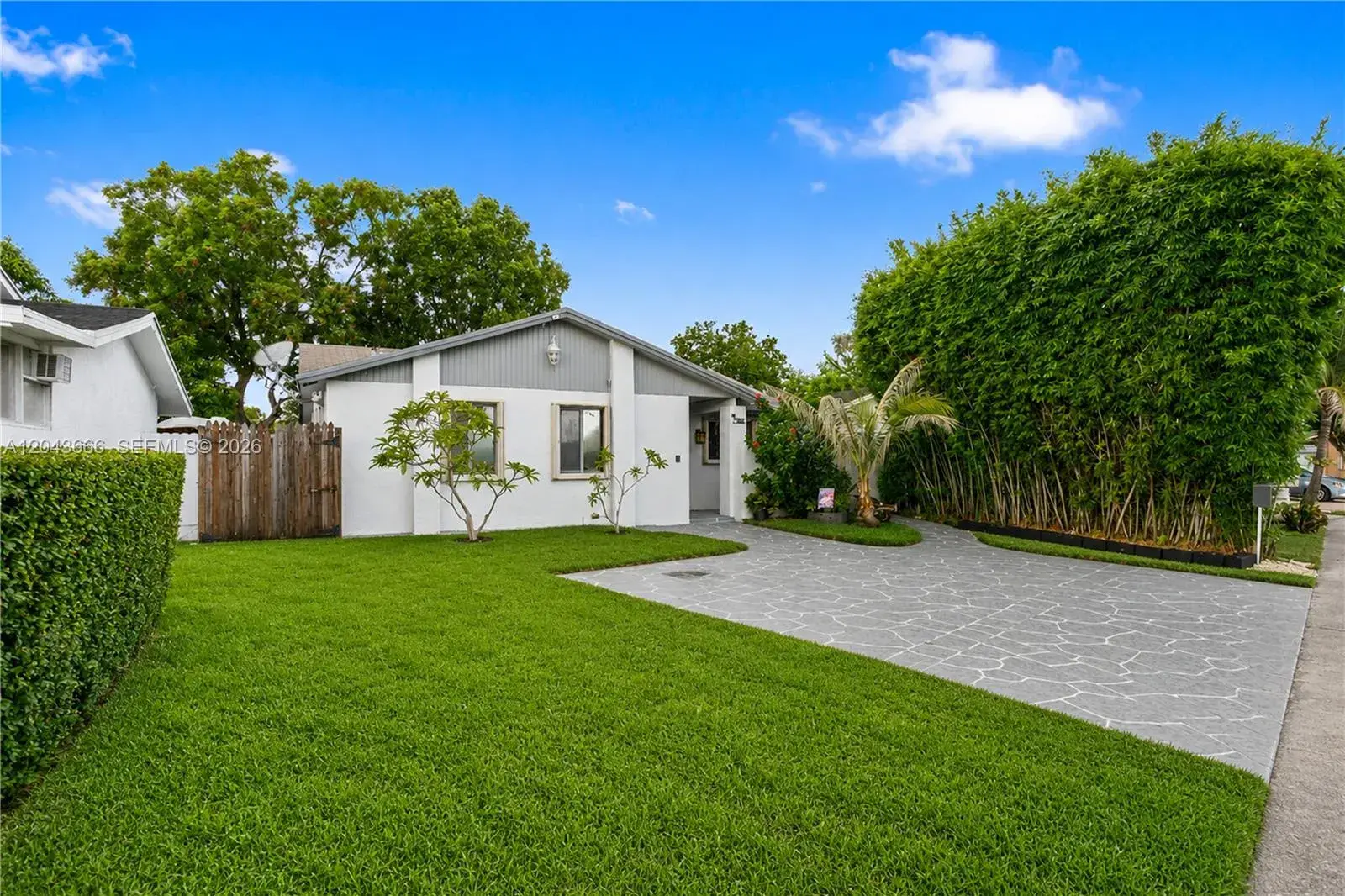 5065 NW 195th Ln, Miami Gardens FL 33055