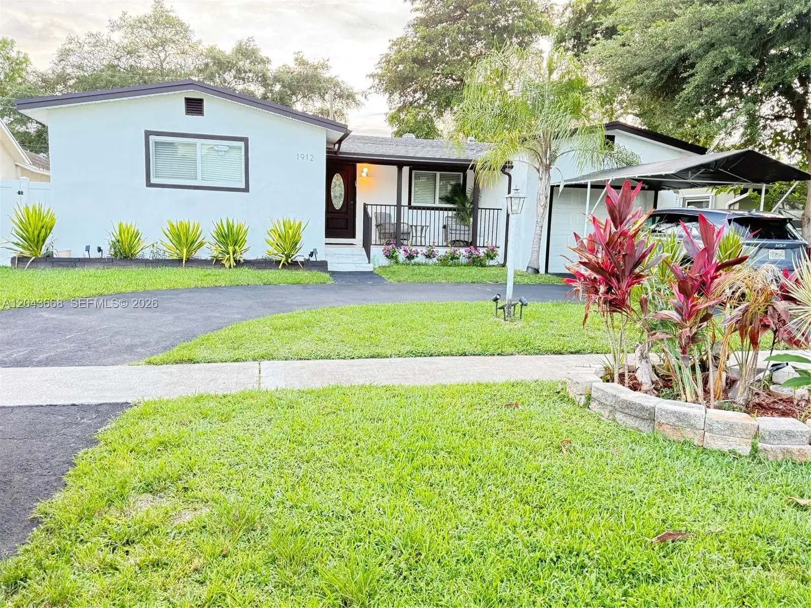1912 N 42nd Ave, Hollywood FL 33021 photo 3