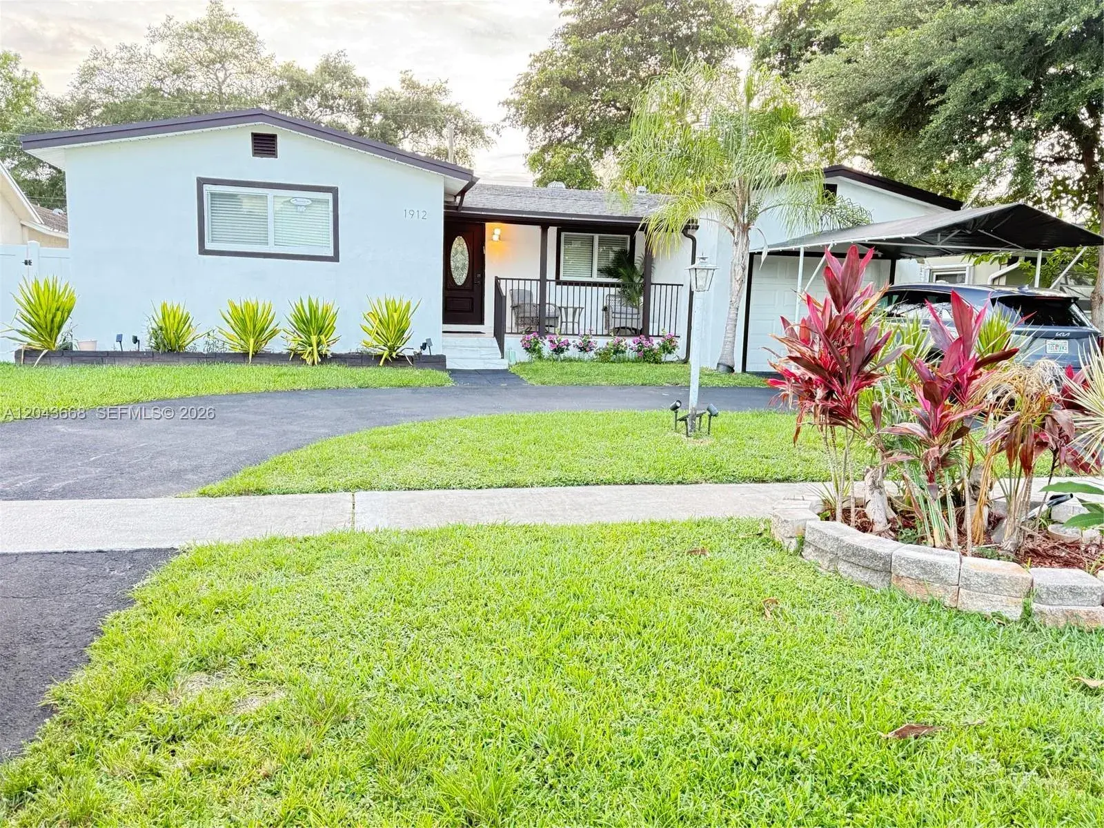 1912 N 42nd Ave, Hollywood FL 33021