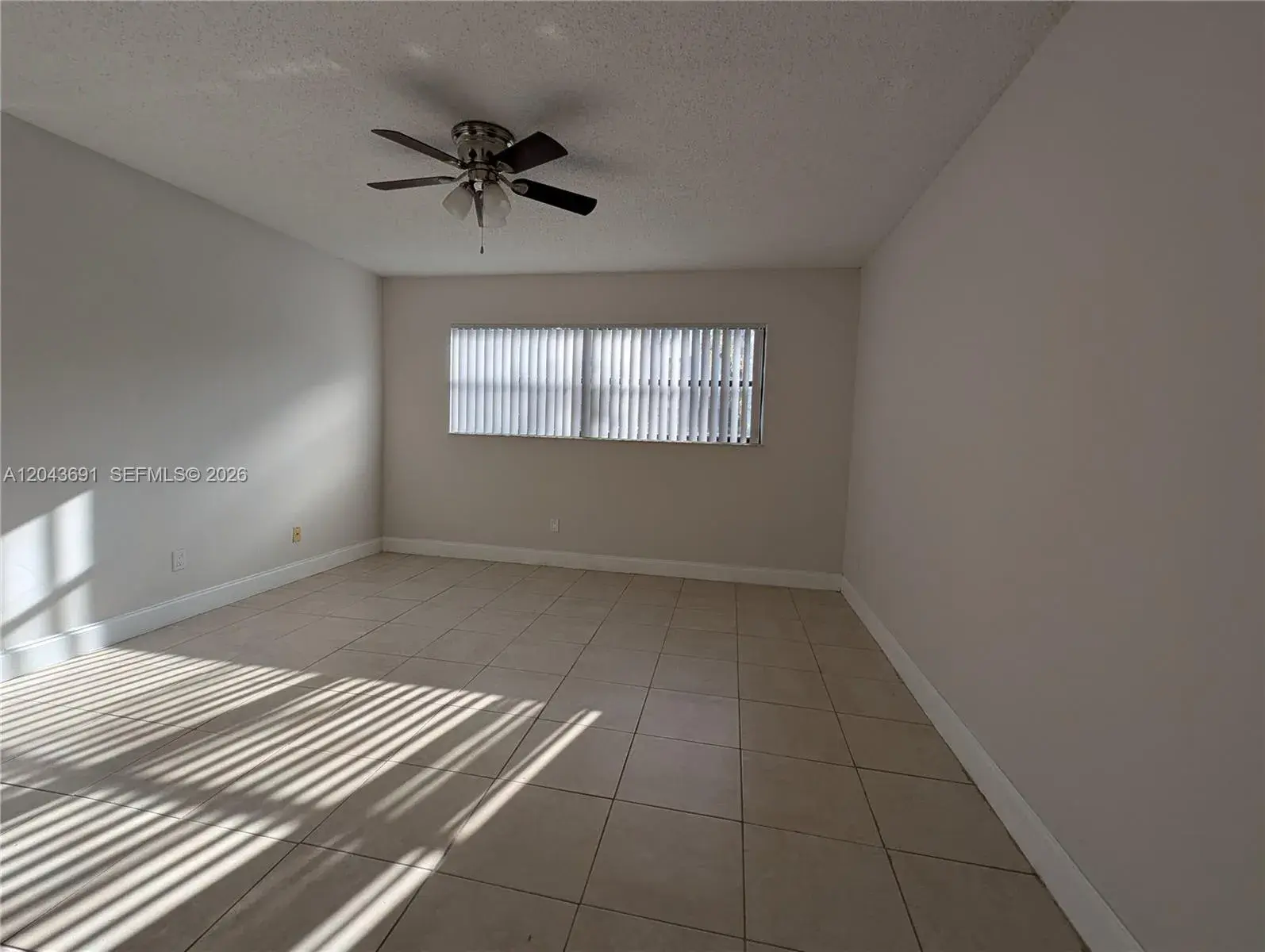 7502 NW 33rd St, Lauderhill FL 33319