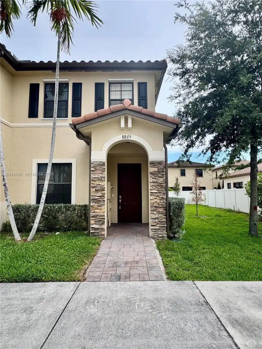 8805 W 35th Ave, Hialeah FL 33018
