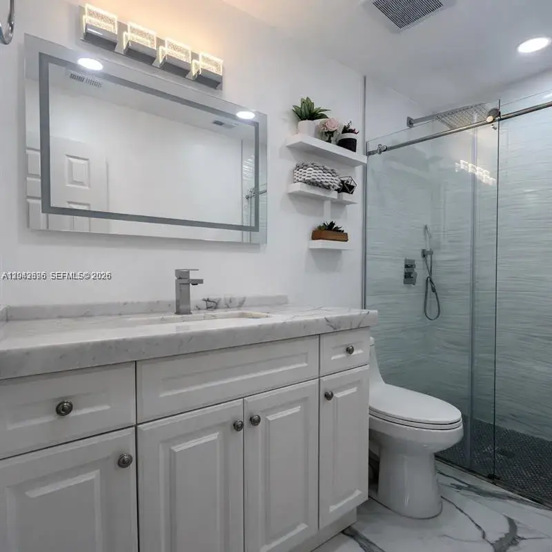 6012 NW 172nd Terr Cir, Hialeah FL 33015