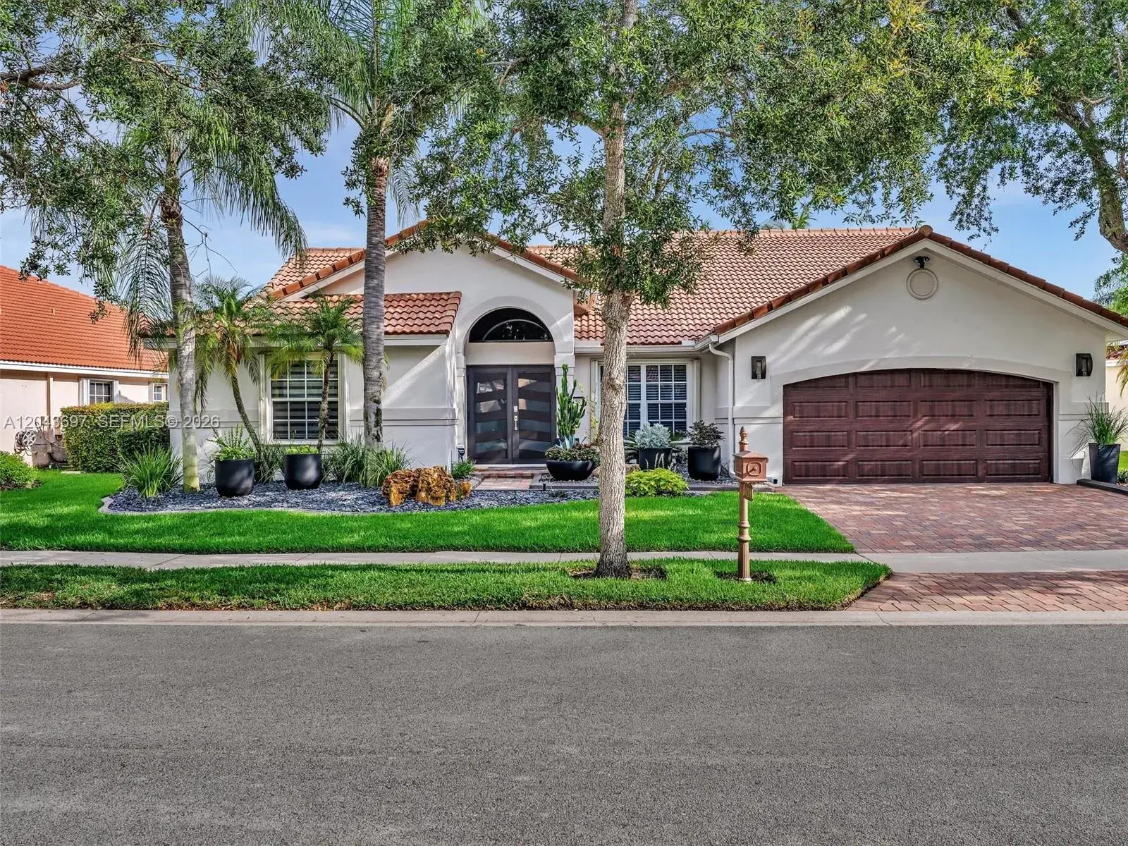 639 Verona Pl, Weston FL 33326