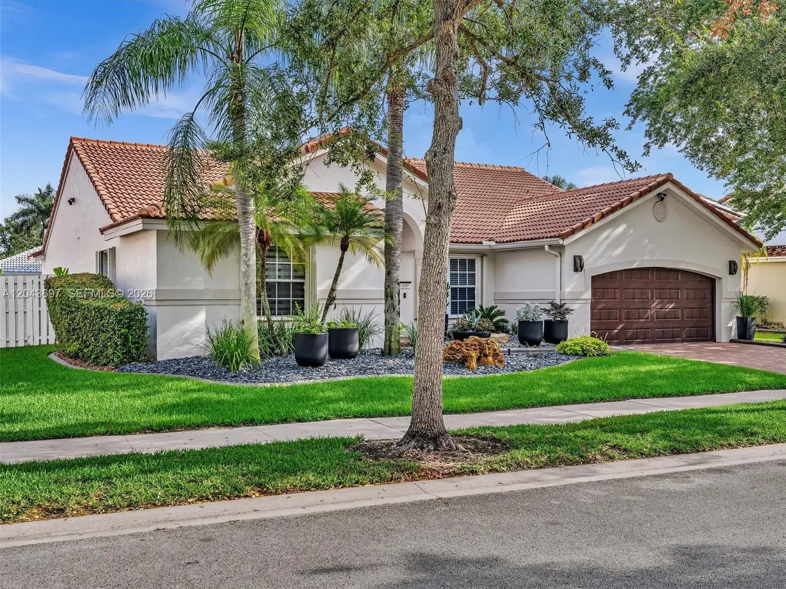 639 Verona Pl, Weston FL 33326